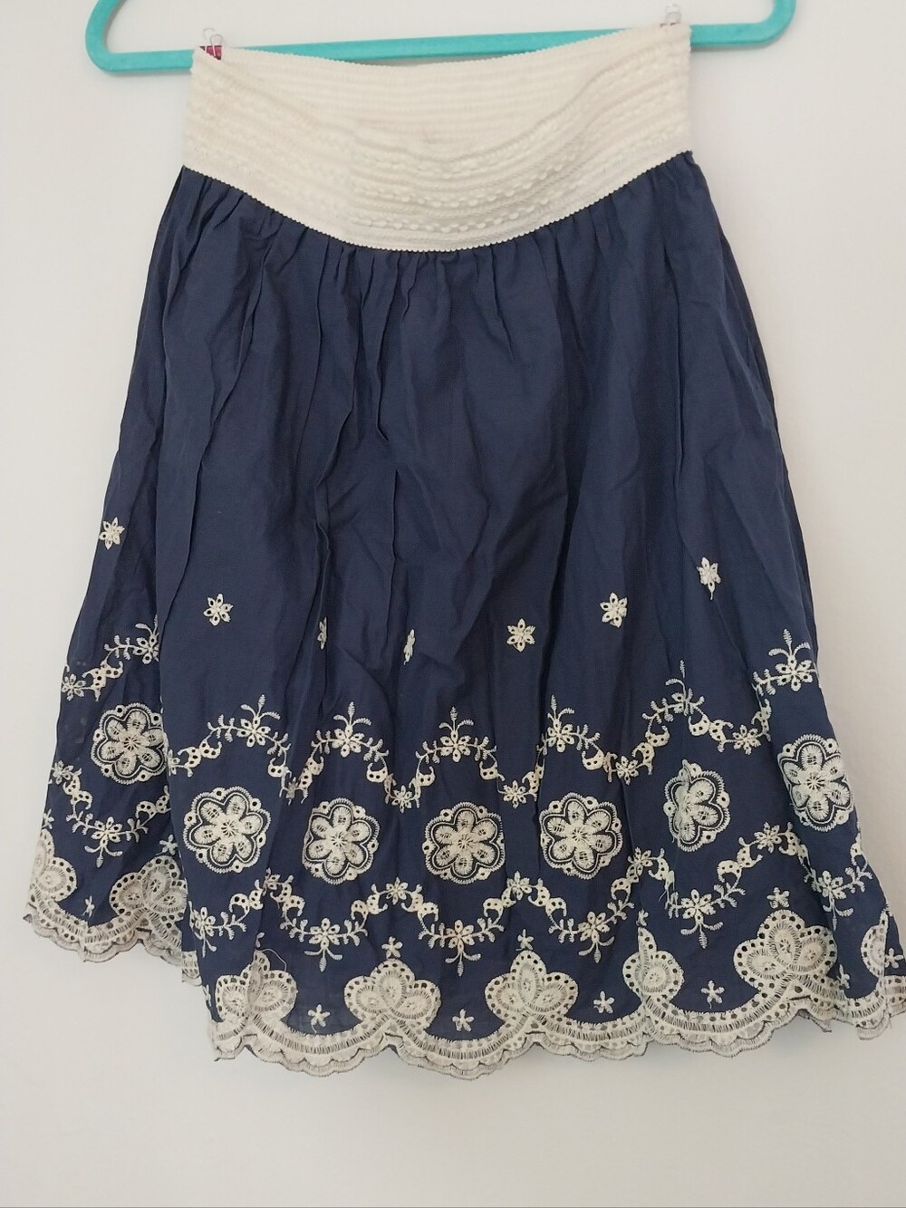 NWOT Metro Wear Size M Navy Blue Embroidered Skirt